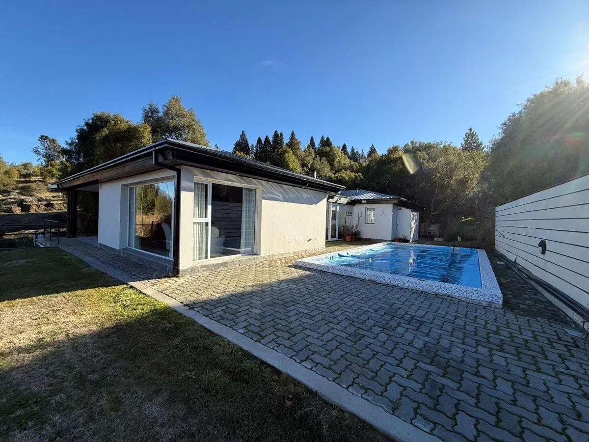 Casa en Esquel con Pileta Climatizada Y Parque 2