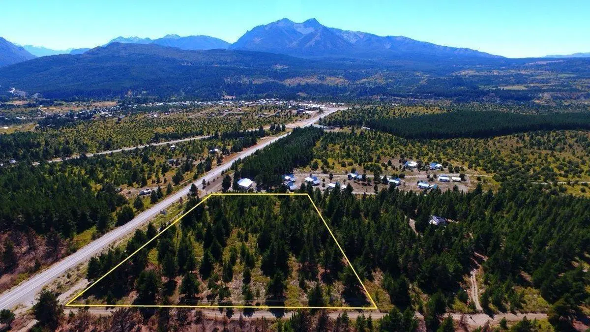 Terreno de 9.894 m² en Epuyén con acceso directo 4
