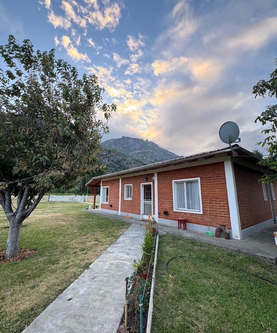 Excelente Casa en la localidad de El Hoyo