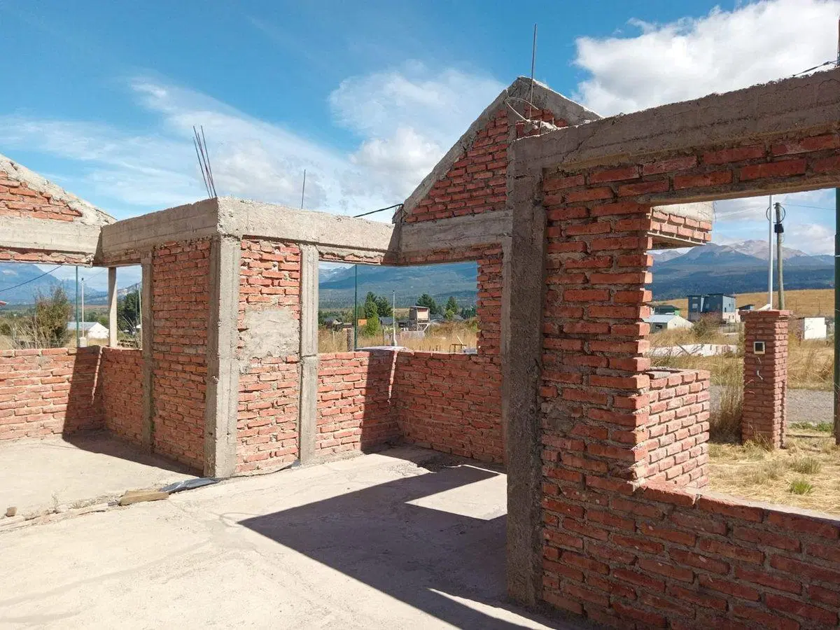 Casa en Trevelin - Oportunidad - C/ Servicios. 2
