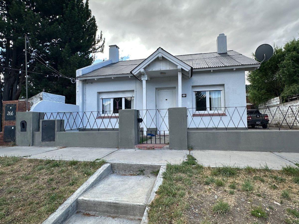 Casa 3 ambientes sobre Calle Don Bosco, Esquel