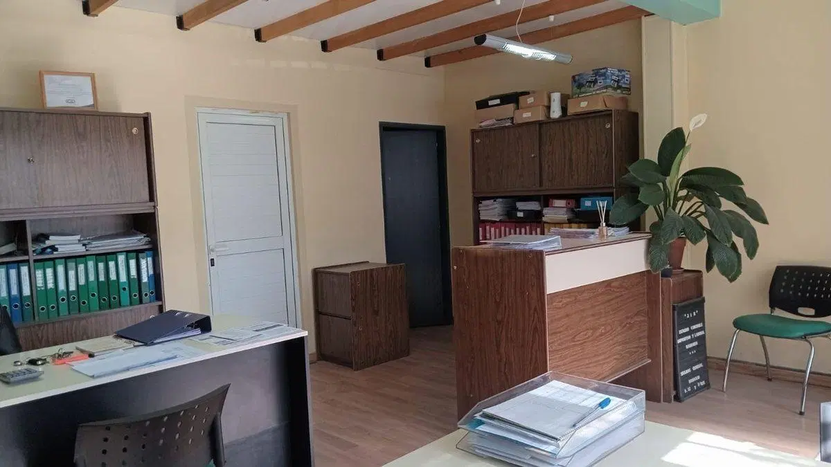 Departamento en Esquel + Local Comercial + Galpón. 2