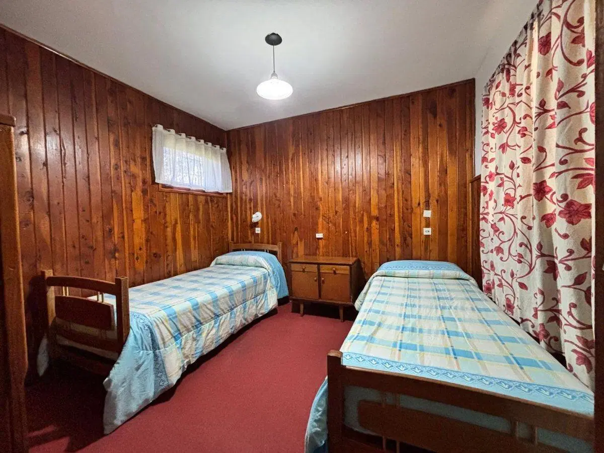 Hosteria en Esquel con 13 Habitaciones + Casa. 3