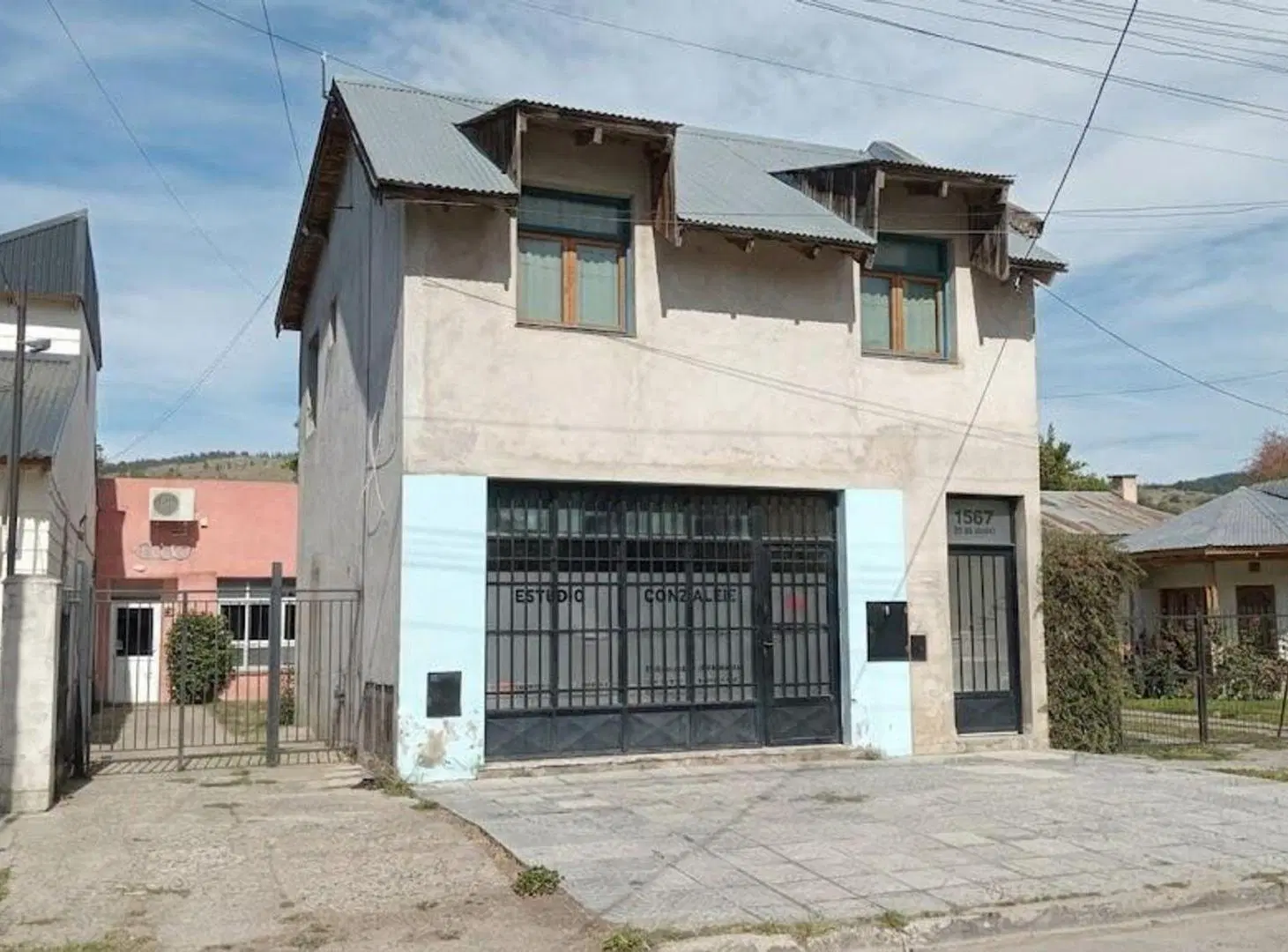 Departamento en Esquel + Local Comercial + Galpón. 2
