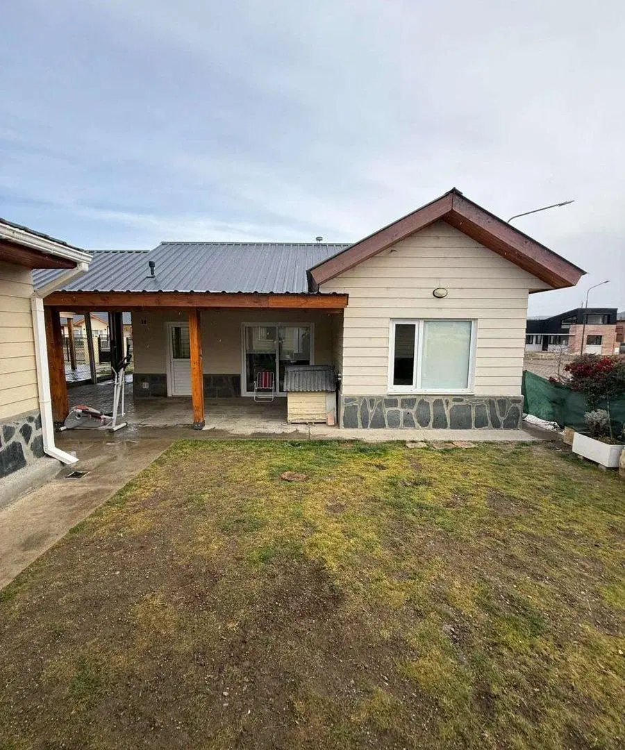 Casa con Quincho Barrio Pioneros 8