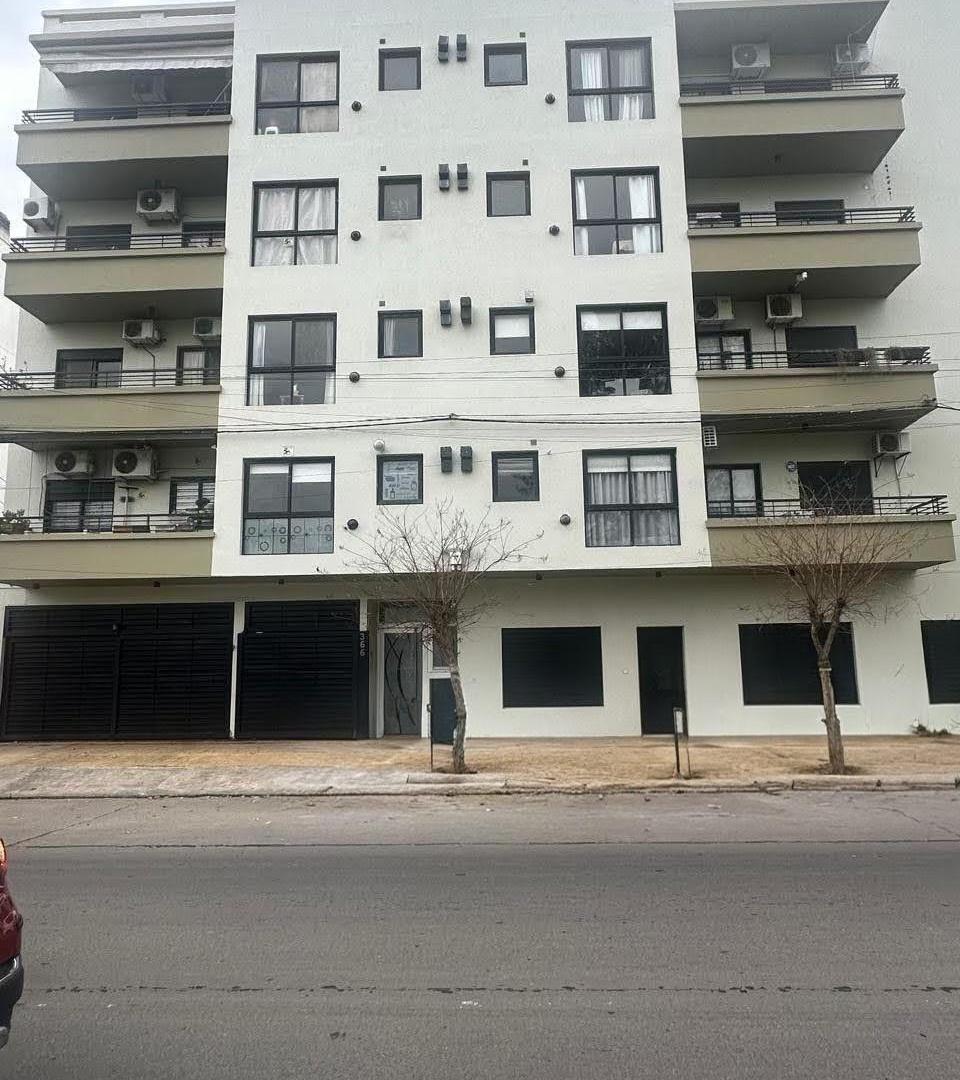 119 y 70 La Plata. Dueño alquilo amplio y luminoso depto 1 dorm. Moderno. Ascensor. Excelente estado
