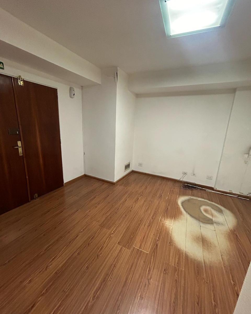 Amplia Oficina en Planta Libre 3