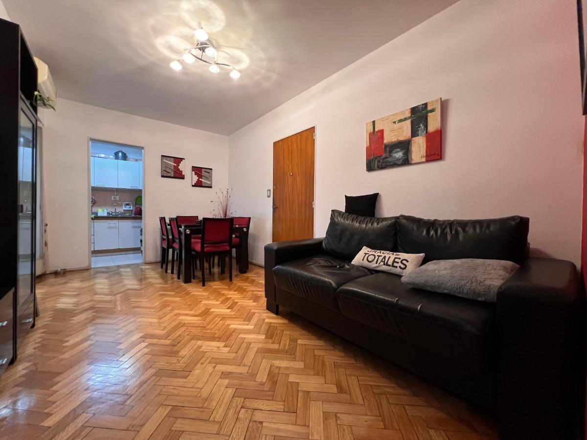 Departamento 3 Ambientes Sobre Av Rivadavia 2