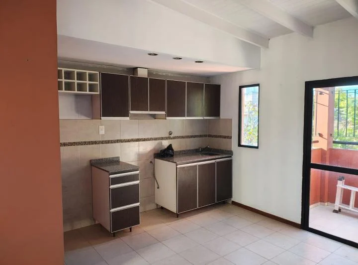 Alquiler departamento 2 ambientes en Quilmes Oeste, Velez Sarfield 2385. 4