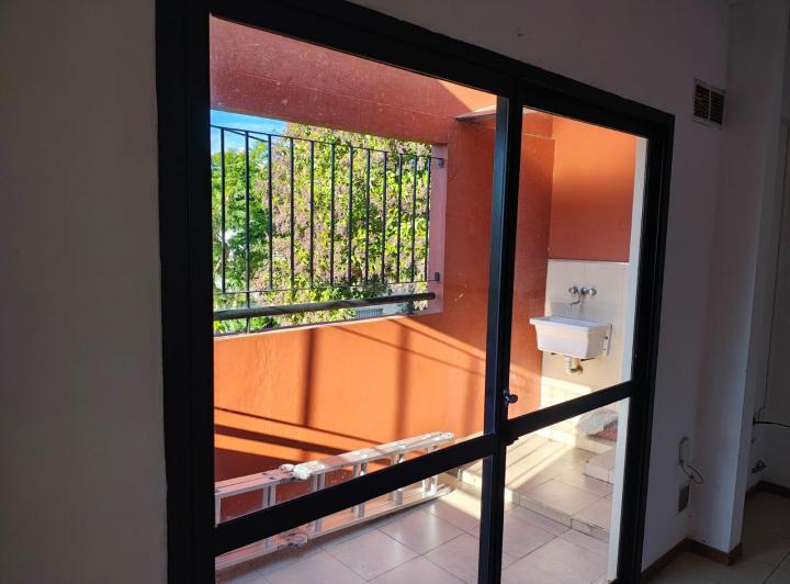 Alquiler departamento 2 ambientes en Quilmes Oeste, Velez Sarfield 2385. 3