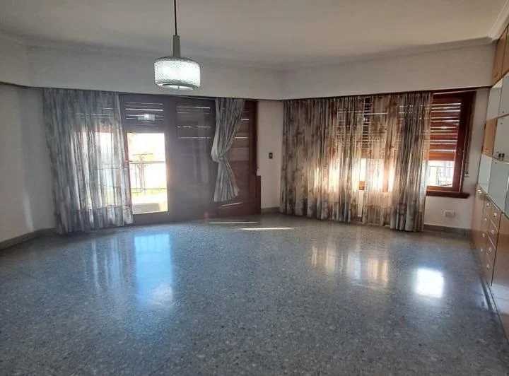 Alquiler casa amplia 4 ambientes  con terraza en Quilmes Oeste. 4