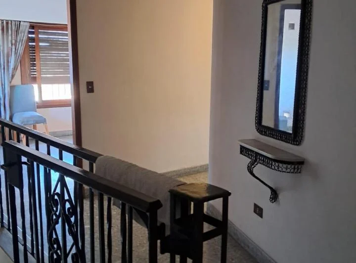 Alquiler casa amplia 4 ambientes  con terraza en Quilmes Oeste. 1
