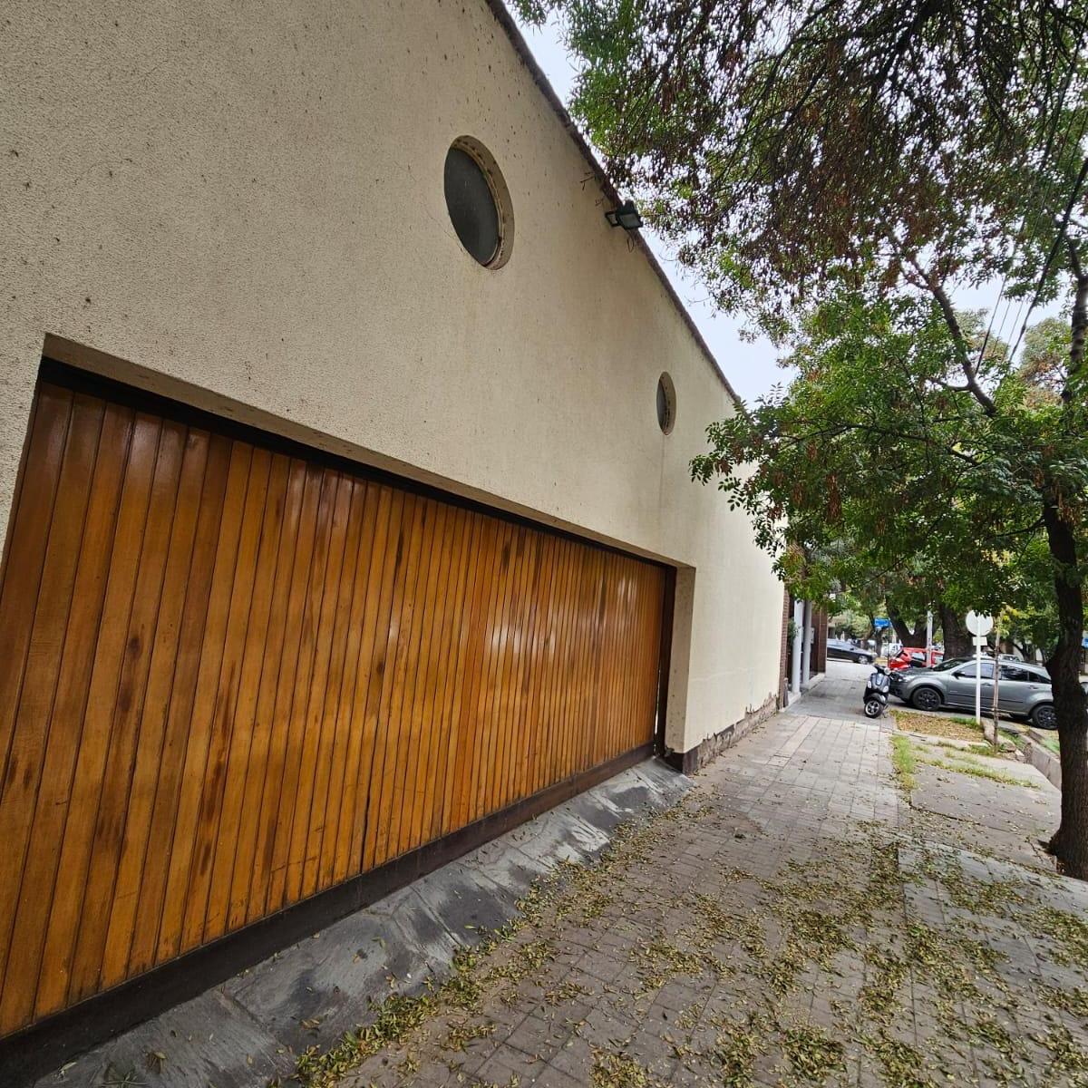 Enorme Casa en Barrio Bombal 4