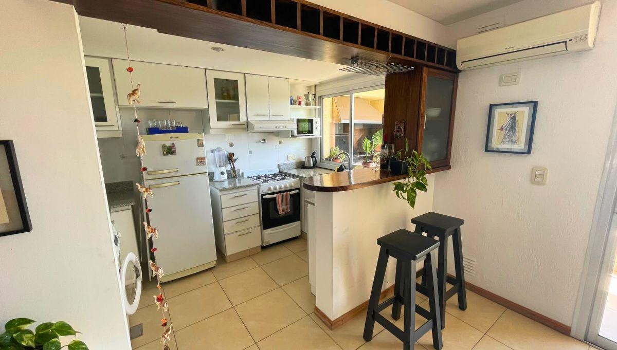 Foto de Departamento 2 Dormitorios con Cochera y Piscina | Barrio Bombal, imagen 5