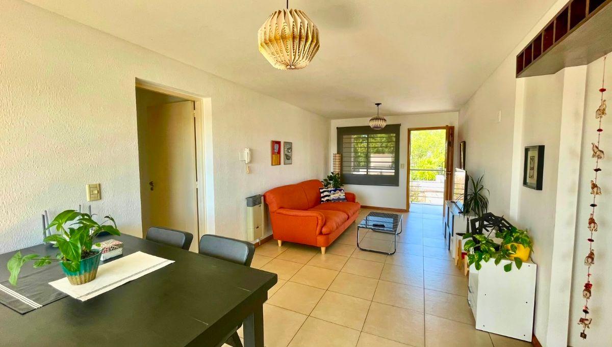 Foto de Departamento 2 Dormitorios con Cochera y Piscina | Barrio Bombal, imagen 4