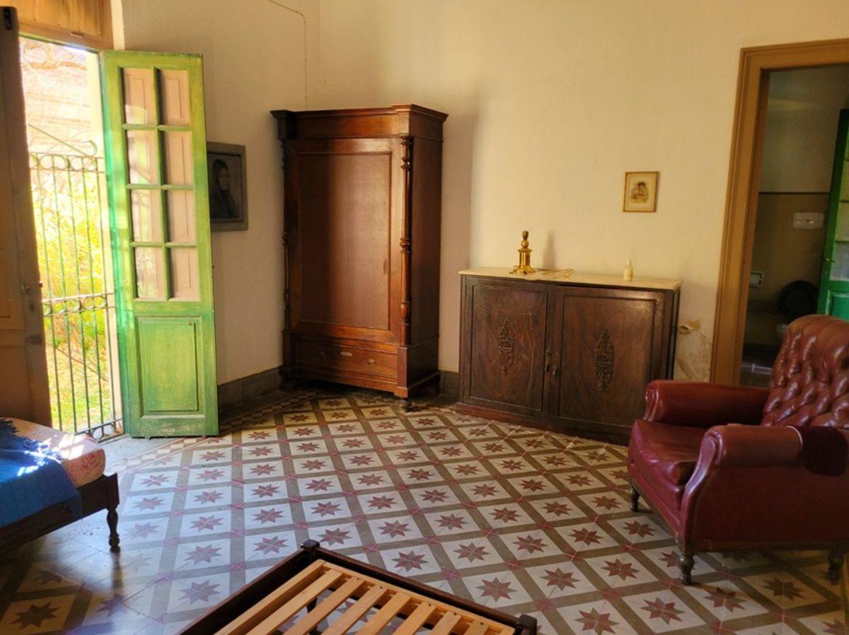 VENTA CASONA ANTIGUA CASCO CENTRAL DE TANTI, CÓRDOBA (Costa al Río)