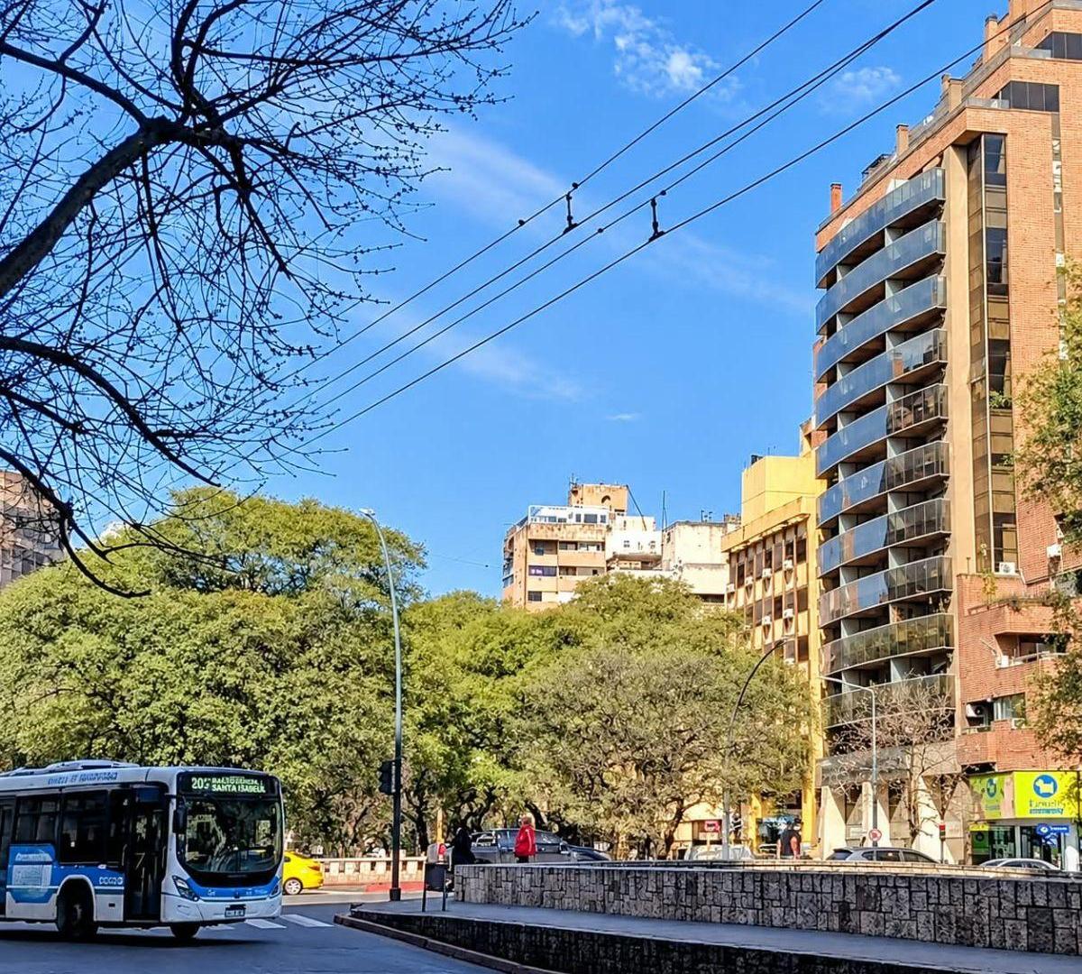 Foto de En Venta Departamento 2 Dormitorios Frente a la Cañada, imagen 2