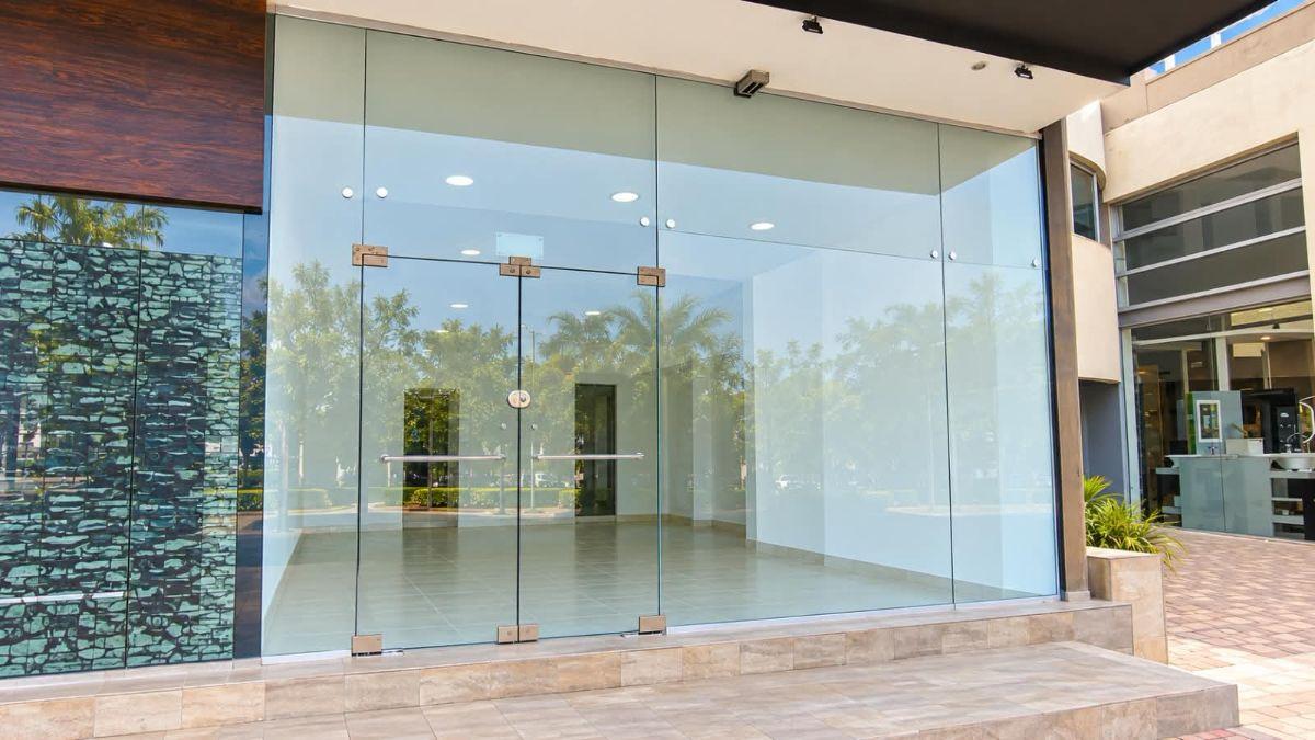 Foto de EN VENTA LOCAL COMERCIAL VILLA CARLOS PAZ, imagen 4