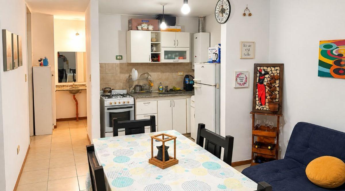 Foto de Departamento 1 dormitorio, contrafrente, 2do piso por escalera, imagen 2
