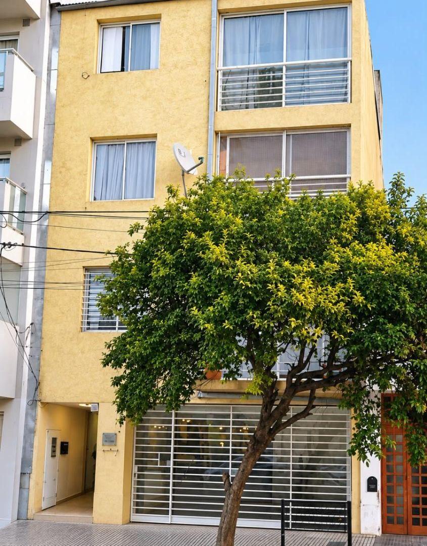 Foto de Departamento 1 dormitorio, contrafrente, 2do piso por escalera, imagen 1