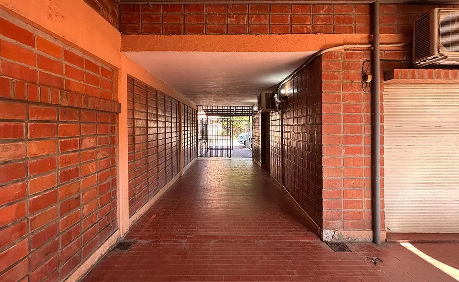 Alquiler | Casa de 4 dormitorios | Bo. Jorge Newbery 2