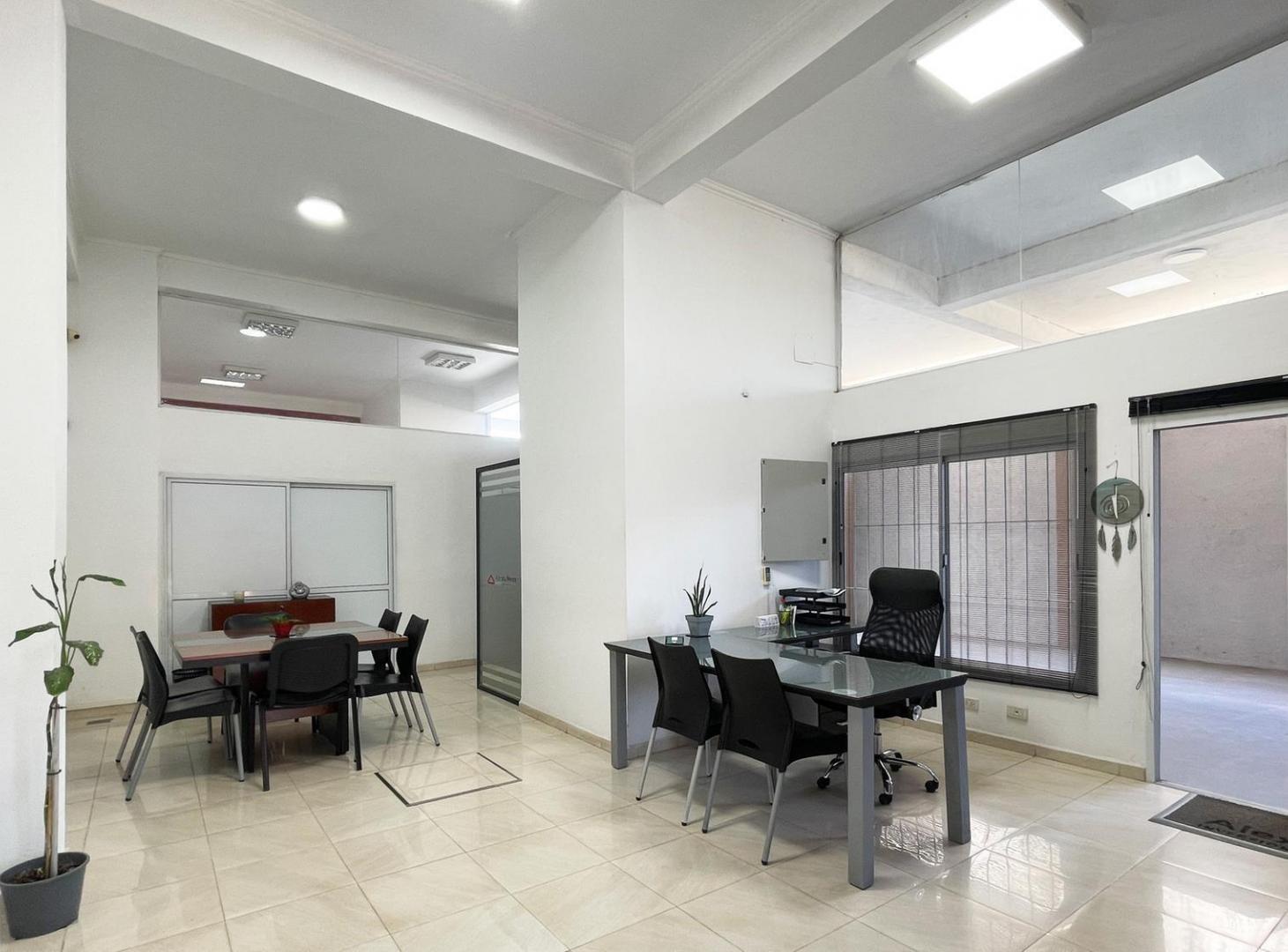 Venta | Importante Inmueble :Oficinas, Residencia y Proyecto en Altura
