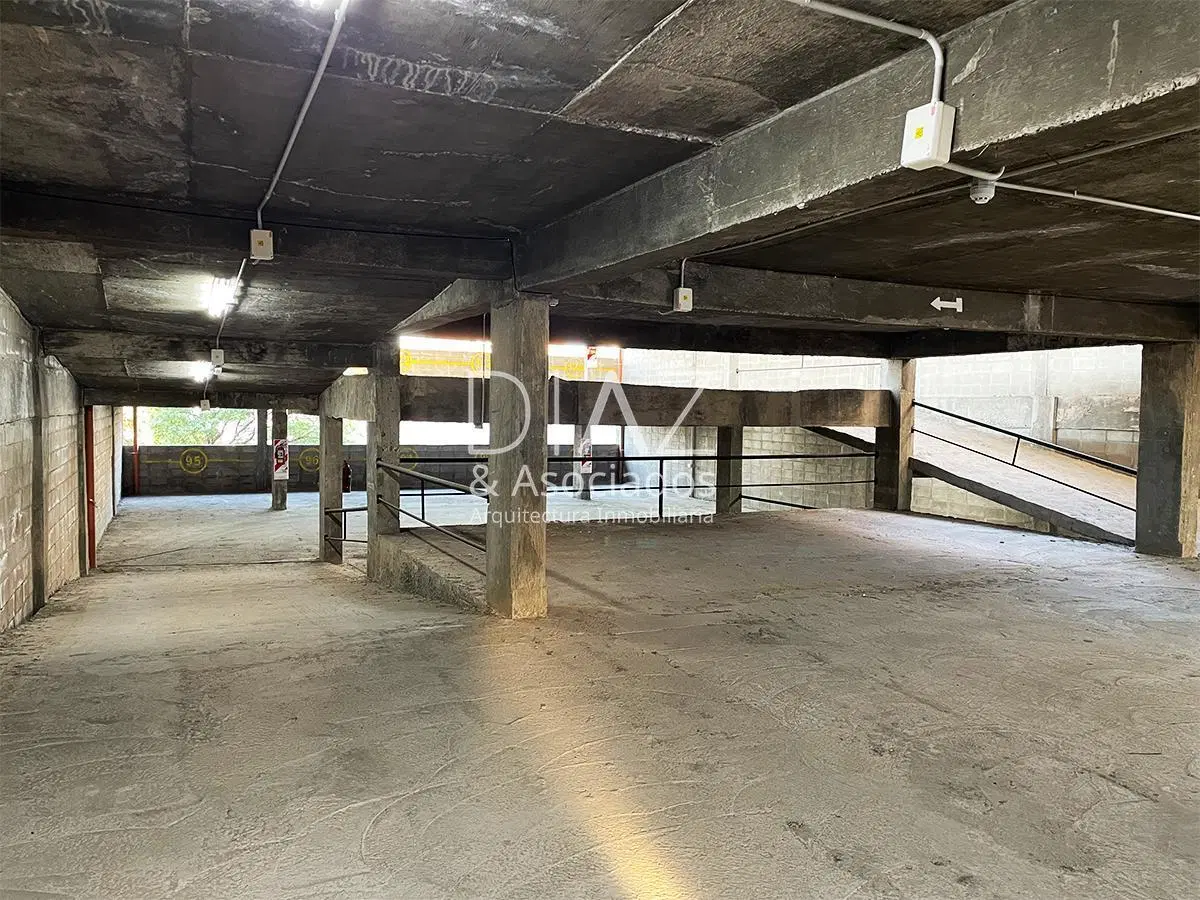 Cochera en Venta | Yrigoyen 7