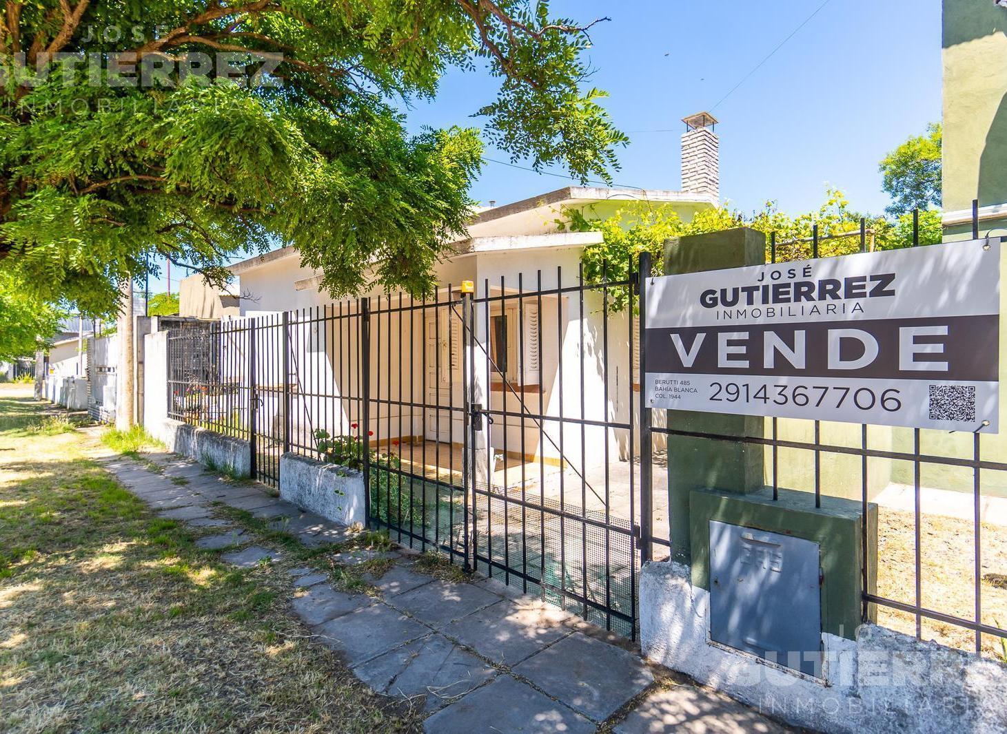Casa mas dos duplex a la venta