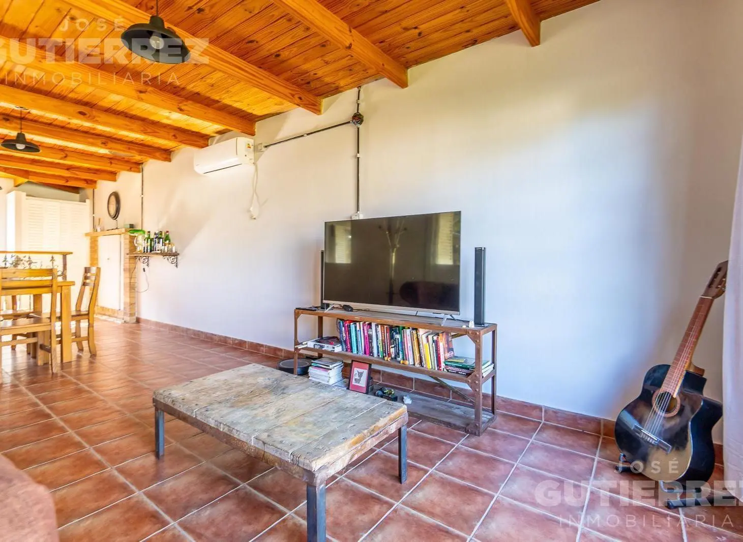 Casa quinta con quincho y pileta en venta en Bahía Blanca 1