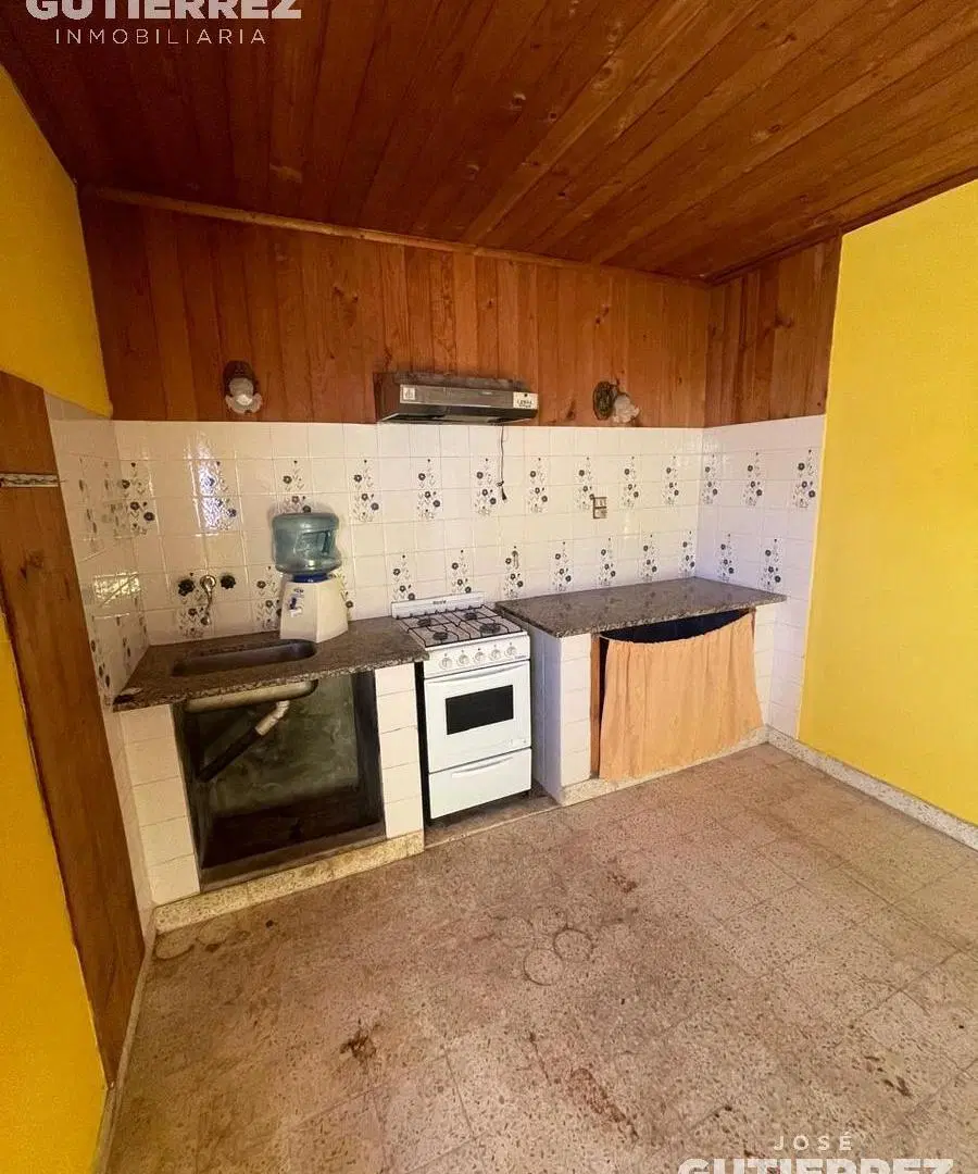 Casa en a refaccionar/demoler importante lote 2