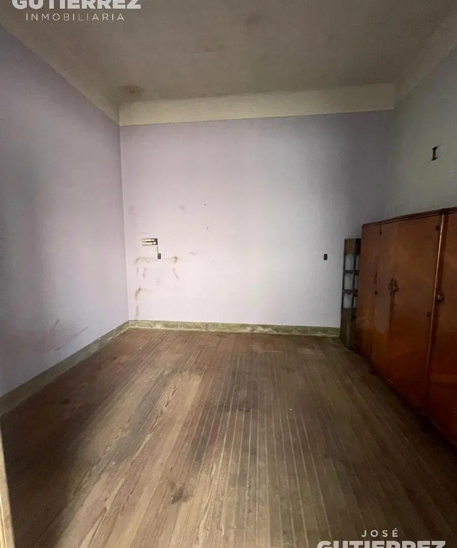 Casa en a refaccionar/demoler importante lote 3
