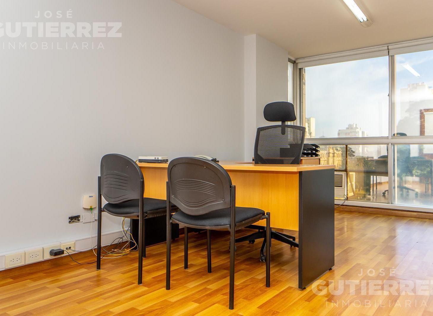 Foto de Oficinas en venta Alsina 35 vista a la plaza, imagen 1