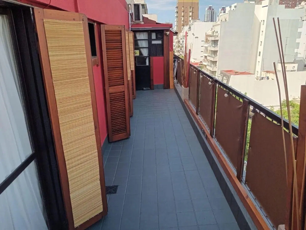 Venta tres ambientes con terraza en Palermo 8