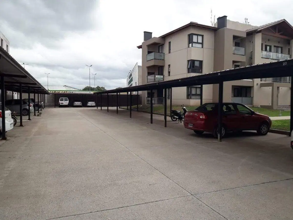 ALQUILO HERMOSO DUPLEX DE TRES DOMITORIOS C/COCHERA EN HOUSING 3