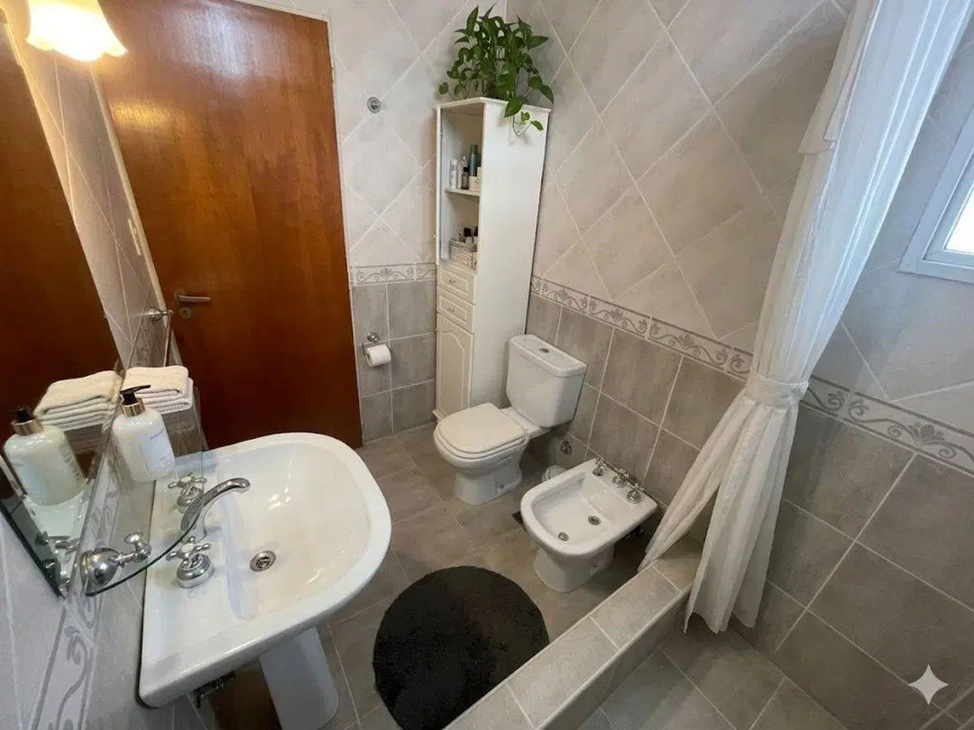 VENTA DE EXCLUSIVO PH en Barrio River  con posible extension 3