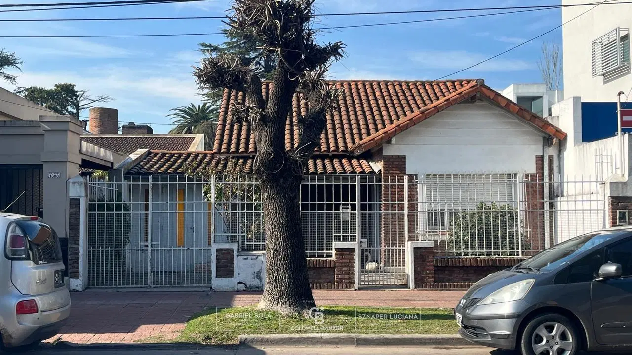 VENTA  de casa en oportunidad para desarrollos - Santa Rosa Castelar  zona comercial 3