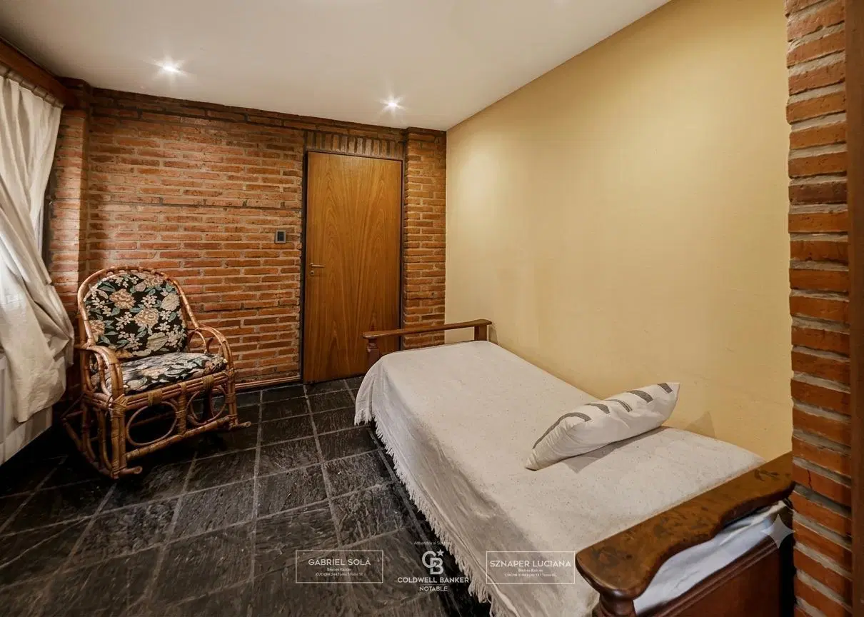VENTA  Casa de Autor "Las Glicinas"   5 Suites  Pileta Excelente Acceso Panamericana 2