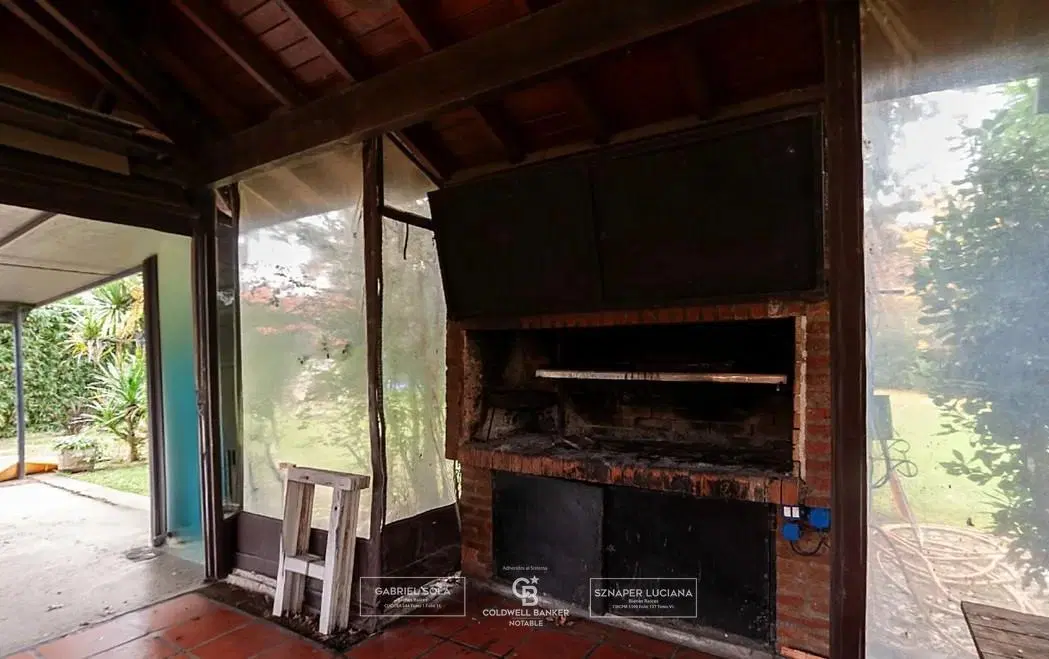 VENTA  Casa de Autor "Las Glicinas"   5 Suites  Pileta Excelente Acceso Panamericana 8