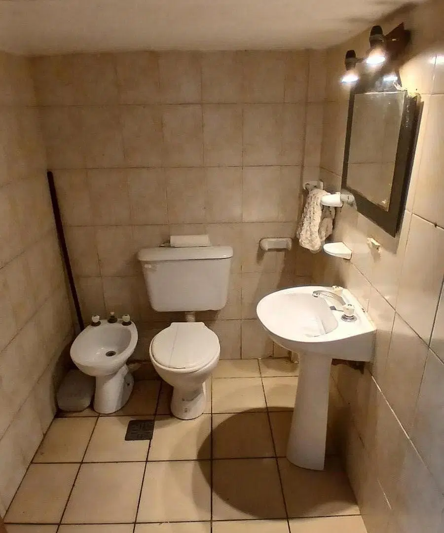 VENTA | Oportunidad en Caseros | Casa con Garage y Gran Superficie 8