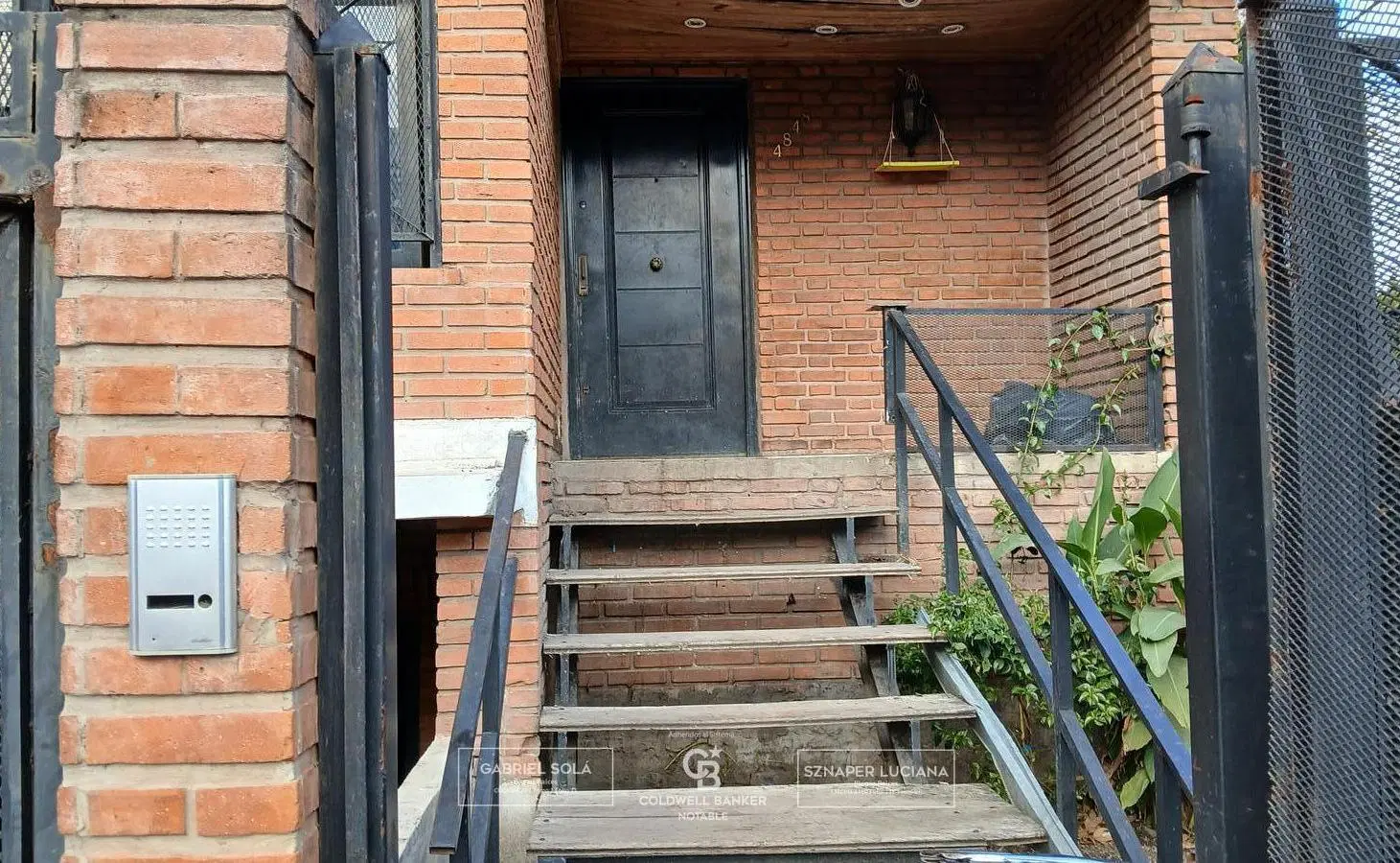 VENTA | Oportunidad en Caseros | Casa con Garage y Gran Superficie 3