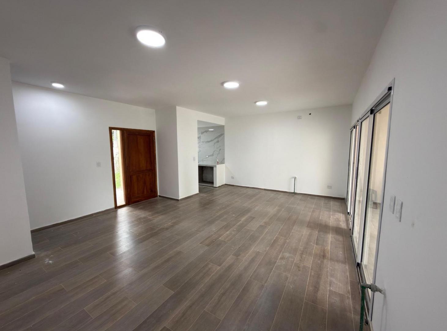 Foto de Casa venta 4 ambientes loma verde Escobar, imagen 2