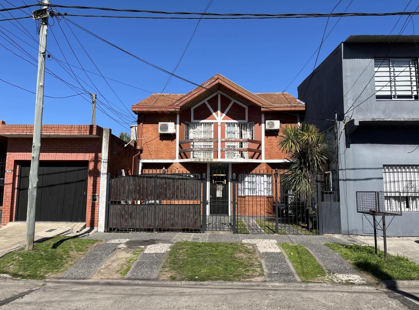 Foto de VENTA DE PH DE 3 AMBIENTES EN HELGUERA 700 GERLI, AVELLANEDA, APTO, imagen 1