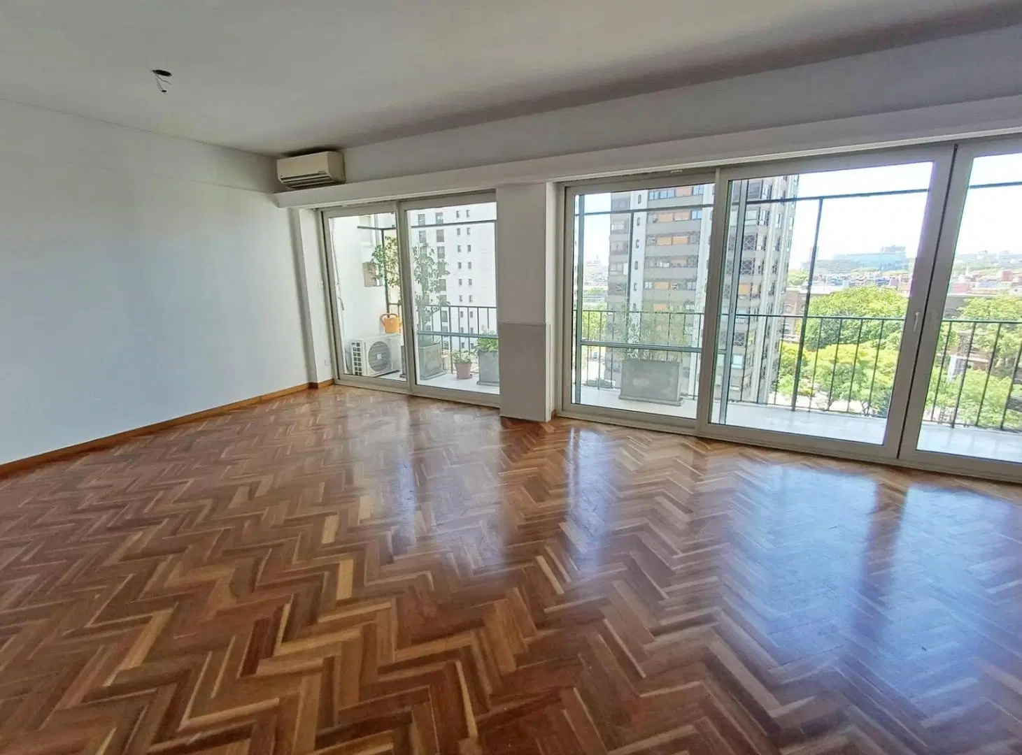 Excelente departamento 4 ambientes c/dependencia 4