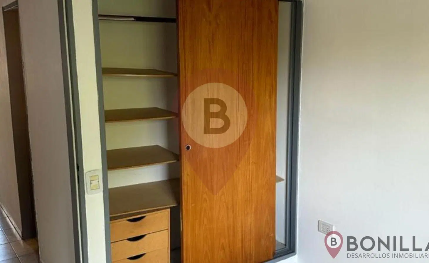 DUPLEX DE 3 AMBIENTES A METROS DE LA ESTACION DE MTE GDE!!!! CON COCHERA!!! 4