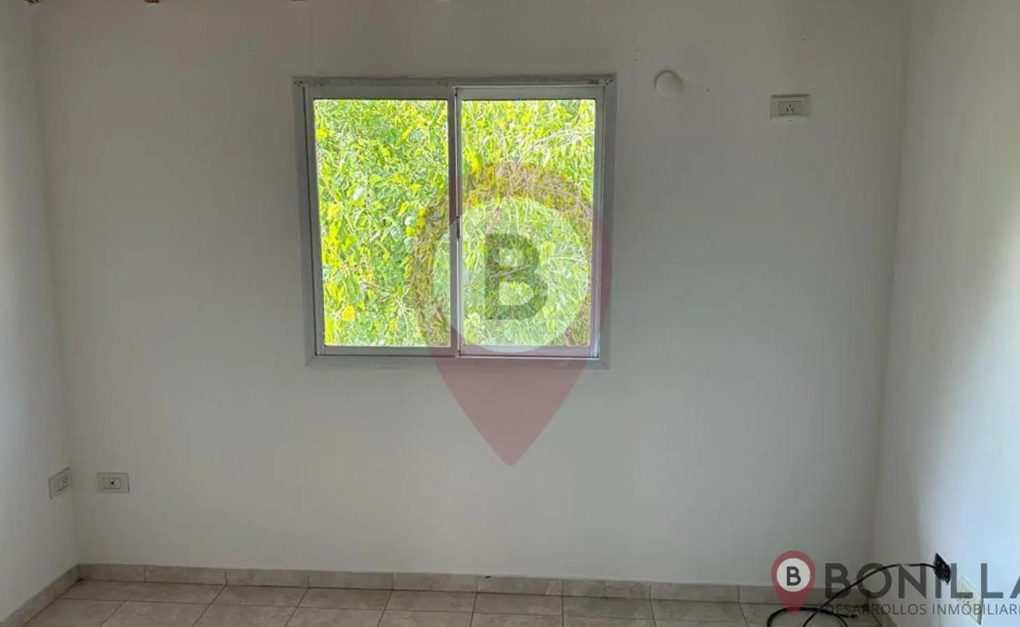 DUPLEX DE 3 AMBIENTES A METROS DE LA ESTACION DE MTE GDE!!!! CON COCHERA!!! 3