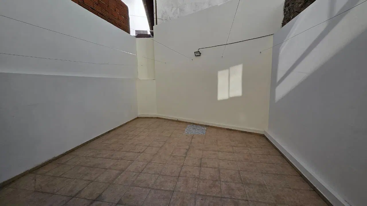 Local en alquiler Pza Yrigoyen, La Plata 4