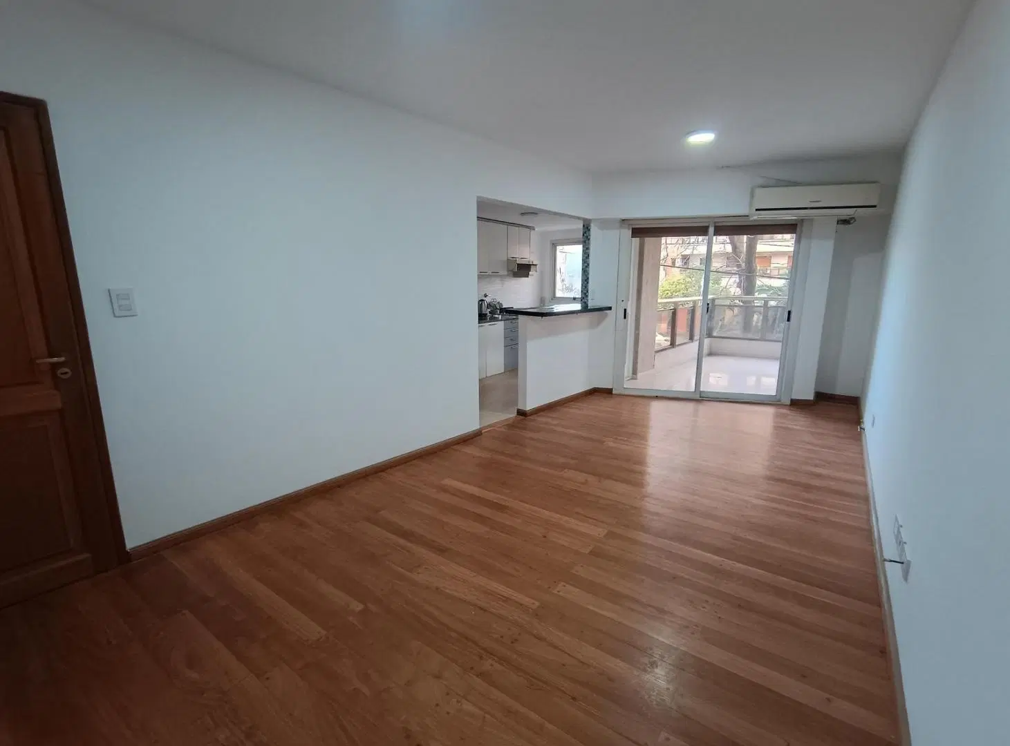 Departamento de 2 dormitorios con cochera en venta 1