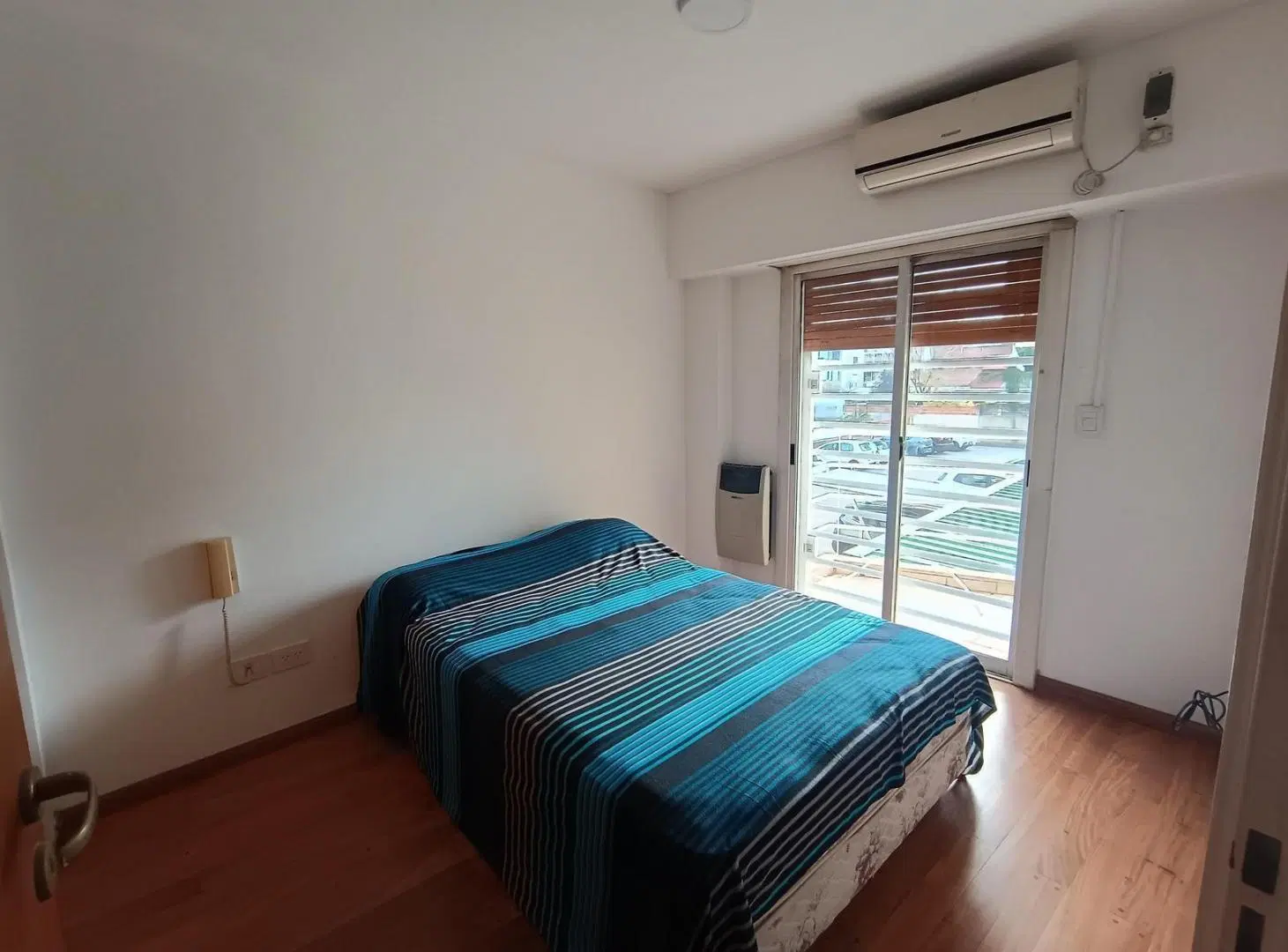 Departamento de 2 dormitorios con cochera en venta 2