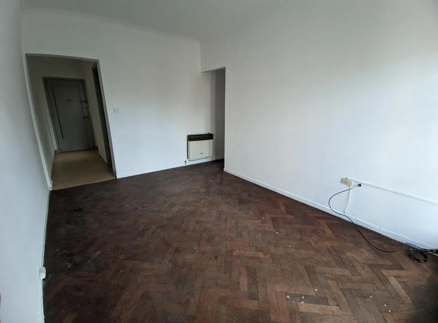 Departamento de 2 dormitorios con balcón al frente | 46 entre 7 y 8 2