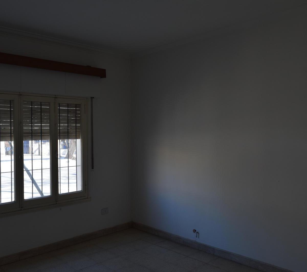 Casa de Dos Plantas en Venta! Muy Amplia y Luminosa 1